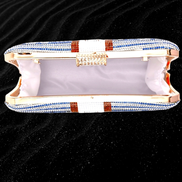 🥳HOST PICK🥳 CRYSTAL DOLLAR CLUTCH BAG WITH DETACHABLE CHAIN STRAP - Picture 4 of 11